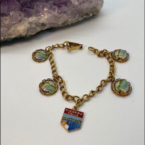 Vintage Niagara Falls Collector Charm Bracelet